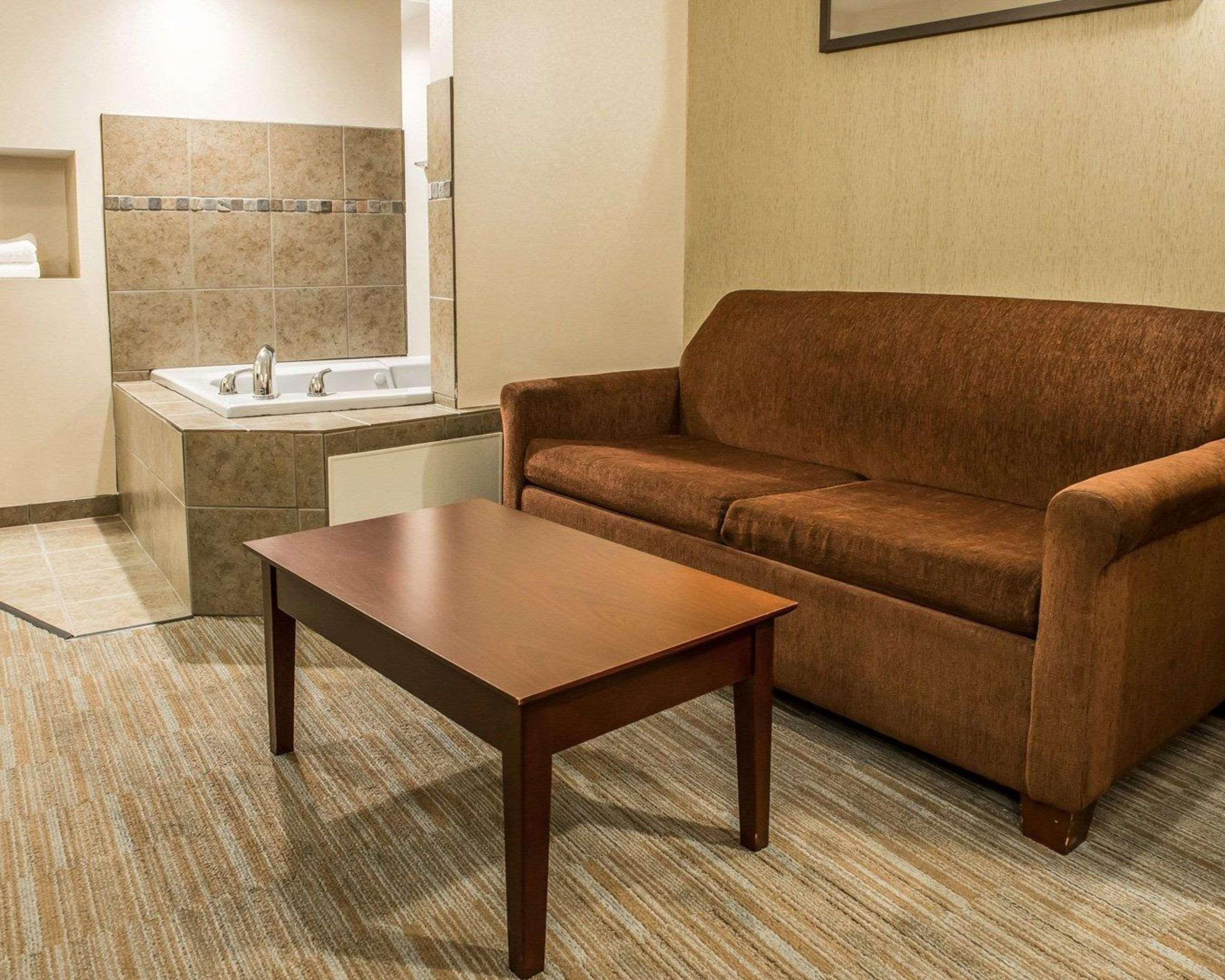 Hometowne Studios & Suites Washington Extérieur photo