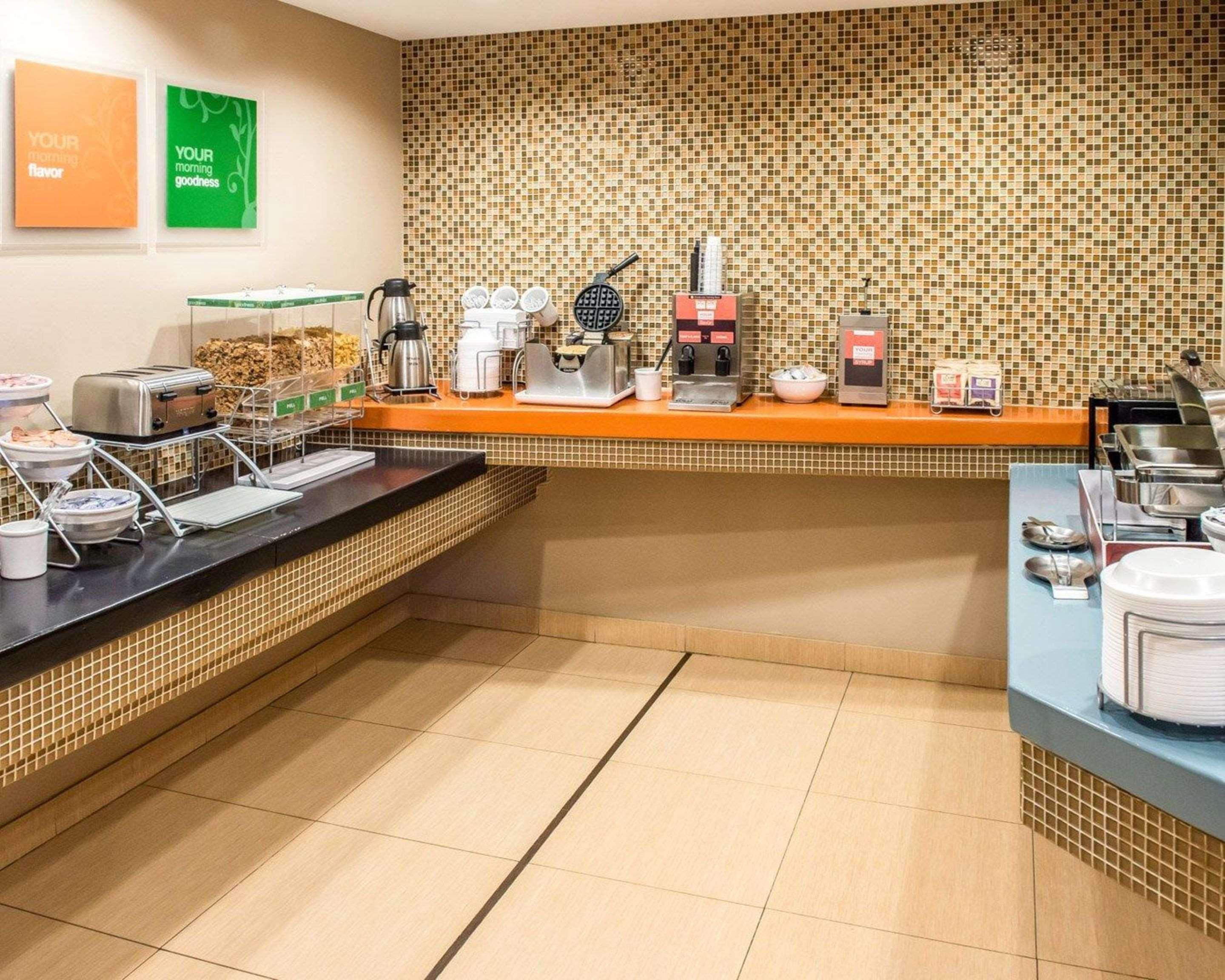 Hometowne Studios & Suites Washington Extérieur photo