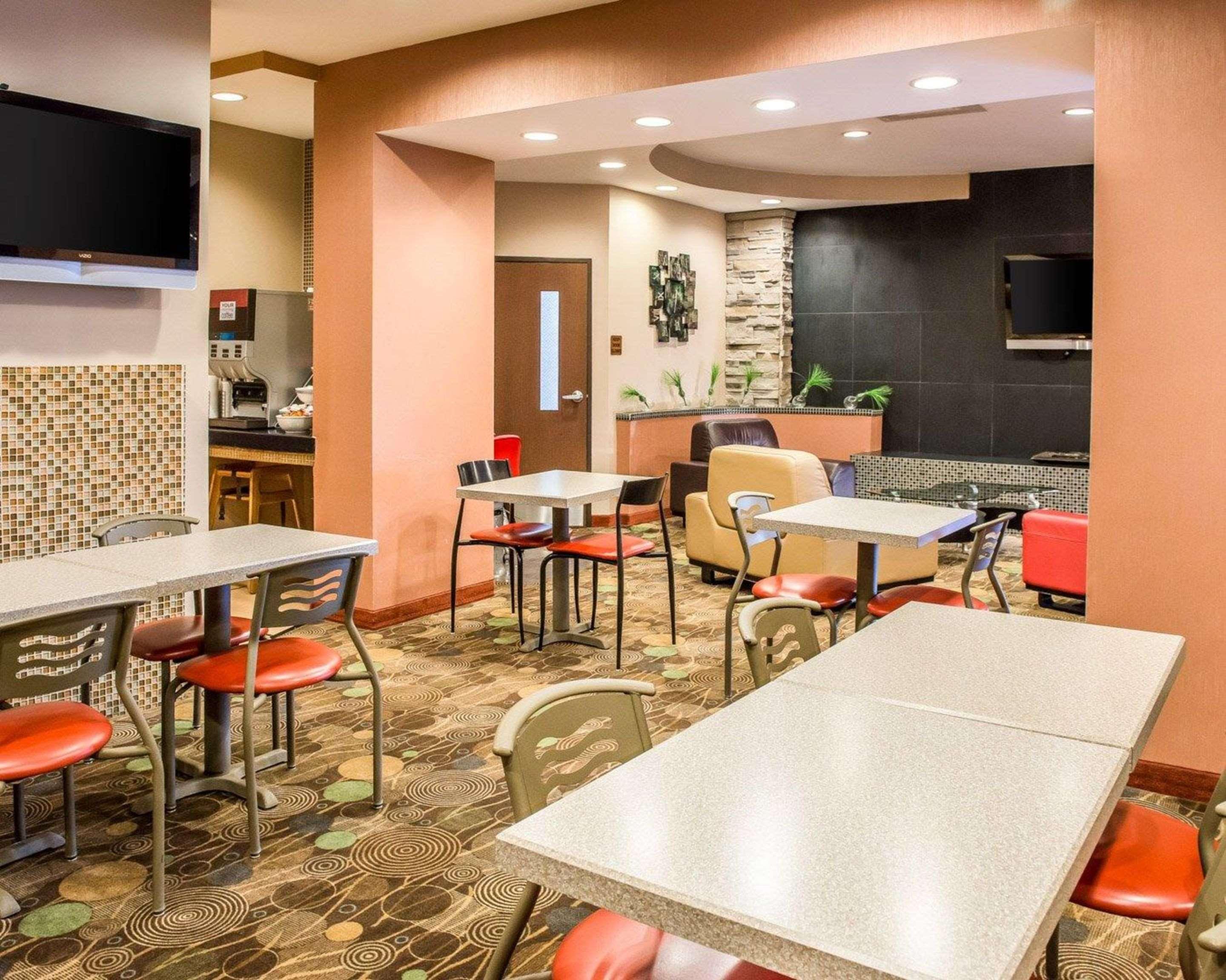 Hometowne Studios & Suites Washington Extérieur photo